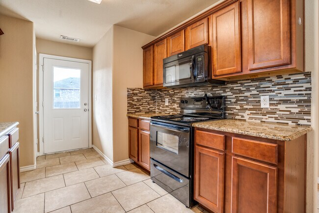 Building Photo - 811 E College Ave