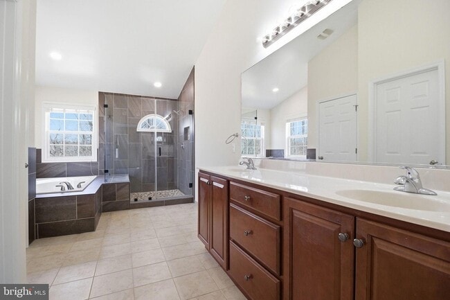 Building Photo - 950 Grouse Pointe Dr