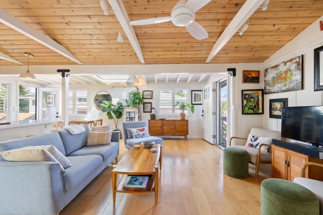 Building Photo - 827A Oneawa St