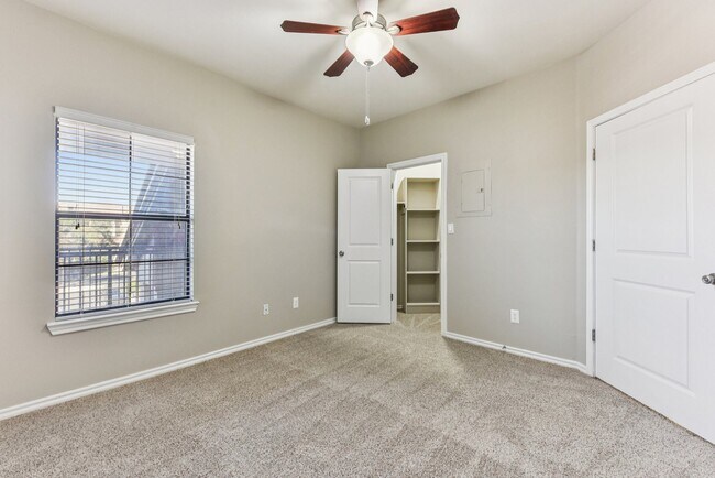 Floorplan - Waters Edge Apartment Homes