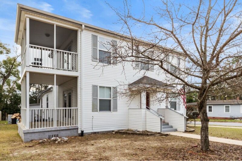 Building Photo - 711 W Blount St