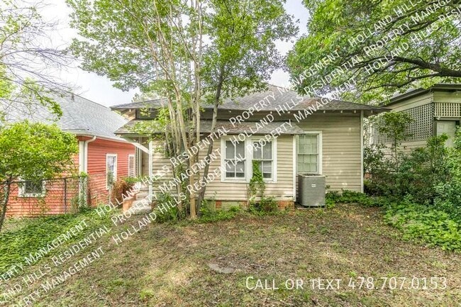 Building Photo - 1374 Ross St