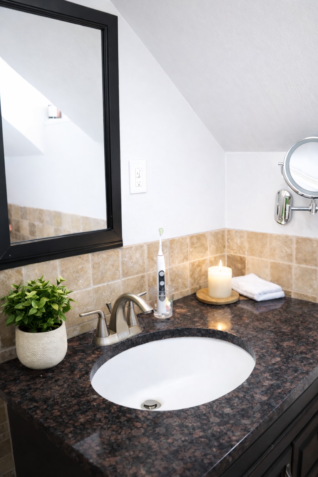 Building Photo - 2642 N Lincoln Ave