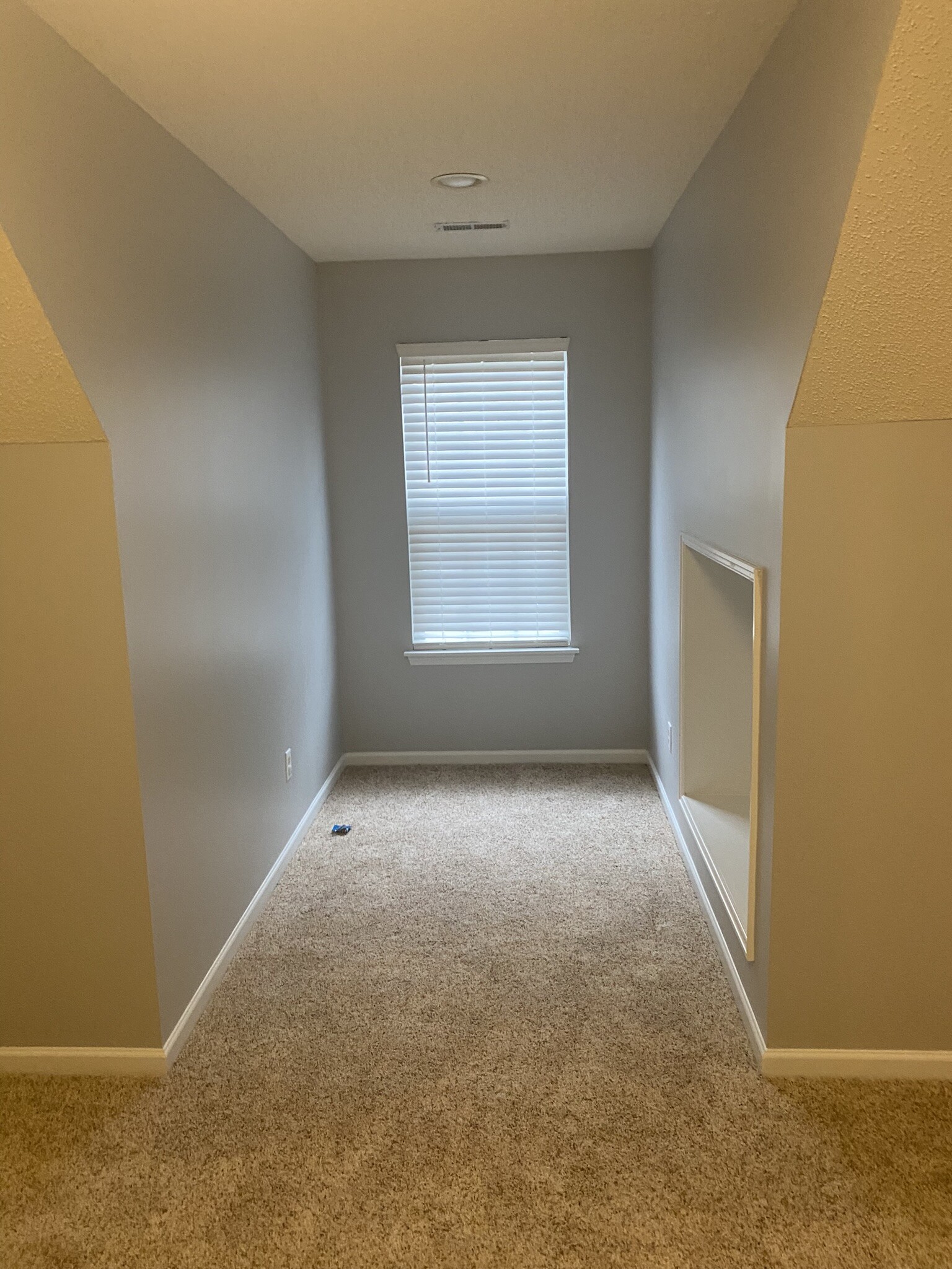 Building Photo - 8041 Christmas Ct