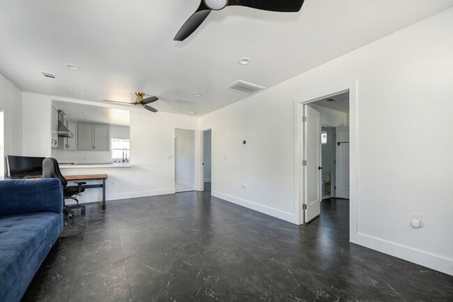 Building Photo - 2111 35th St