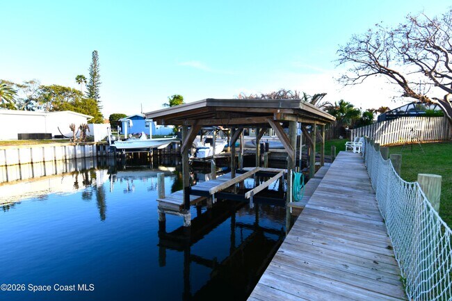 Building Photo - 405 Sparrow Dr