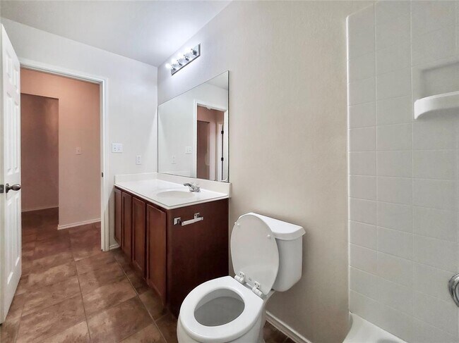 Building Photo - 15109 Fernhill Dr