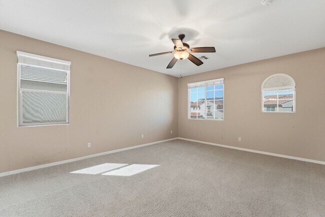 Building Photo - Spacious 3-Bedroom + Loft Home with Mountain Views in Stetson Valley