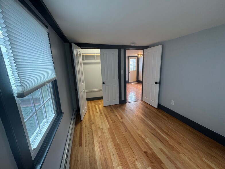 Building Photo - 329 Main St