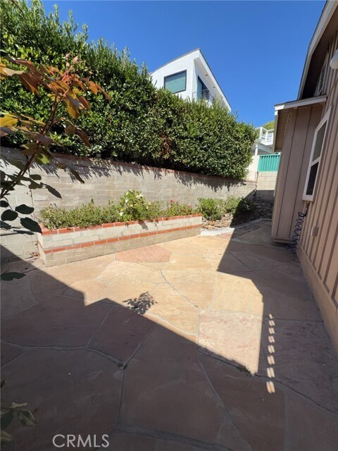 Building Photo - 31894 Circle Dr