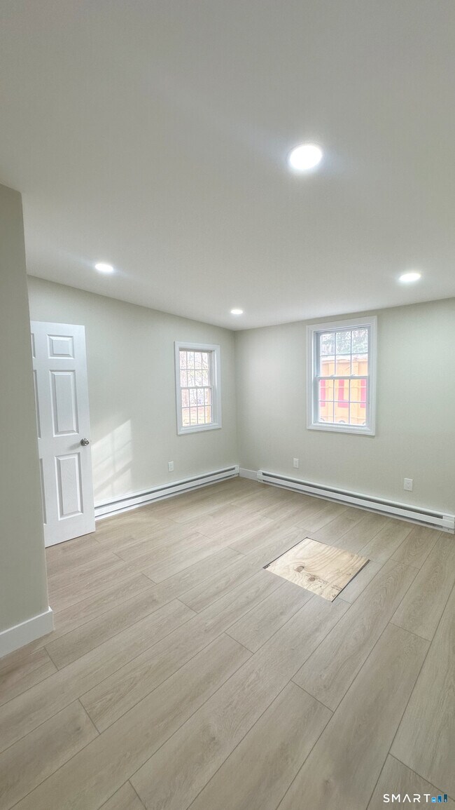 Building Photo - 49 Dodgingtown Rd