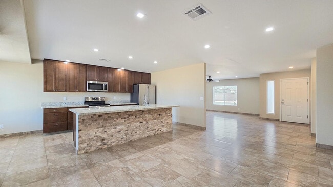 Building Photo - 11740 N 74th Dr