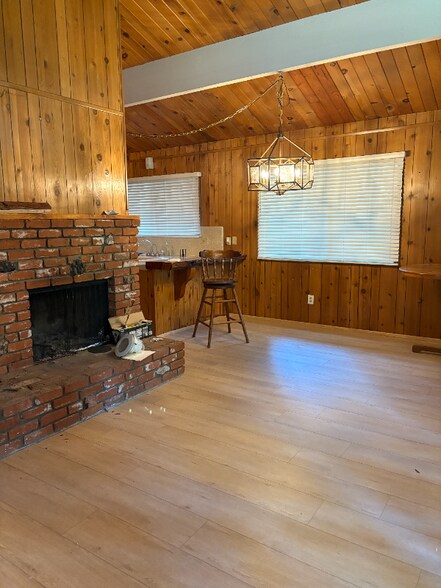 Building Photo - 600 CA-138