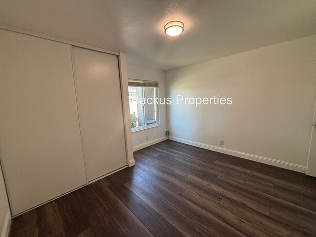 Building Photo - Lovely Los Olivos Condo