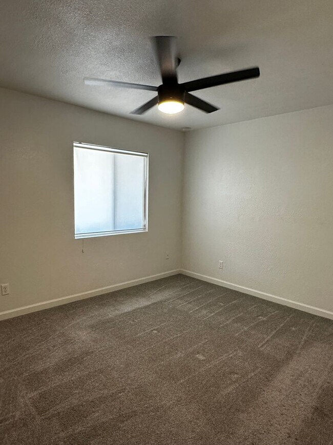 Building Photo - 4528 W Kristal Way