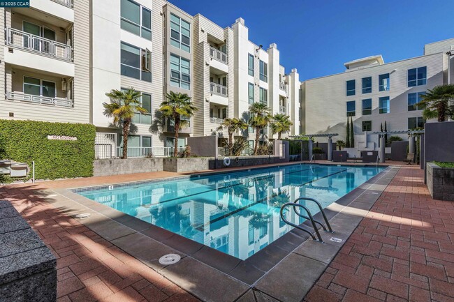 Building Photo - 1655 N California Blvd