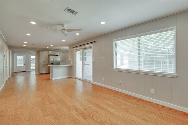 Building Photo - 8202 Polar Dr