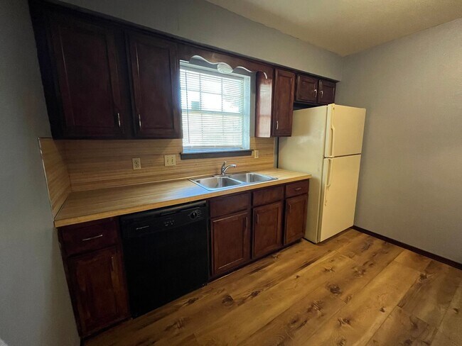 Building Photo - 39th Street Duplex