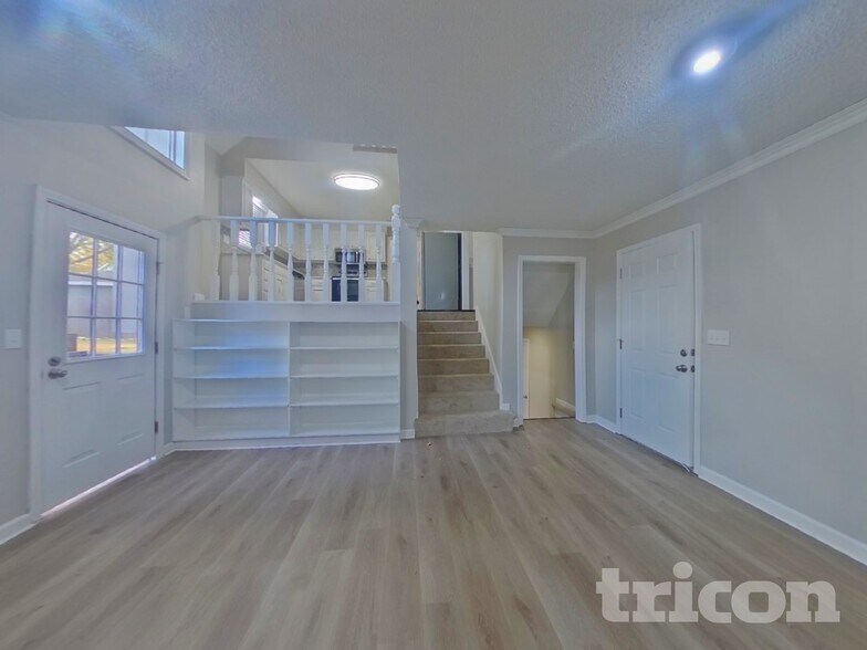 Building Photo - 1928 E Stratford Rd