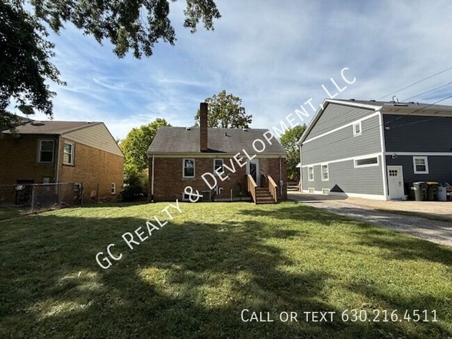 Building Photo - 837 7th Ave