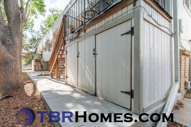Building Photo - 8656 W 62nd Pl
