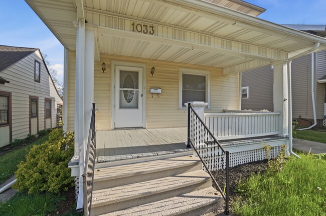 Building Photo - 1033 Forest Ave