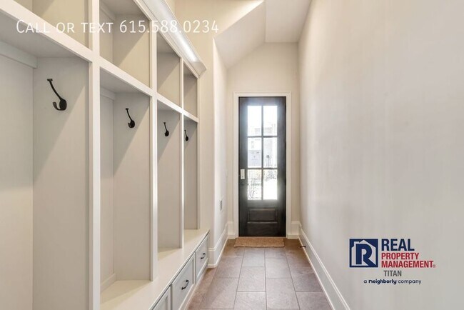 Building Photo - 9220 Lehigh Dr