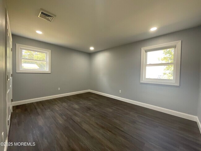 Building Photo - 208 Wichita Trail