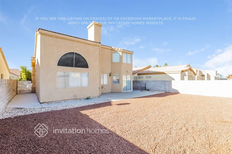 Building Photo - 1632 Royal Palm Dr