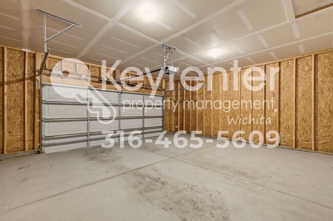 Building Photo - 16221 W Ike Ct