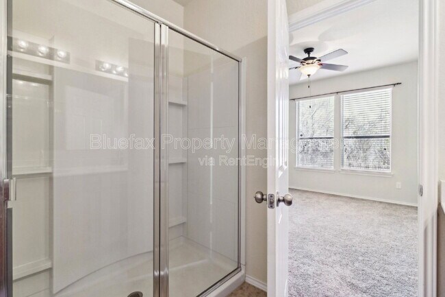 Building Photo - 14027 Laurel Br