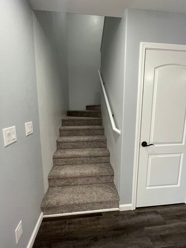 Building Photo - New Energy Efficient Constuction!