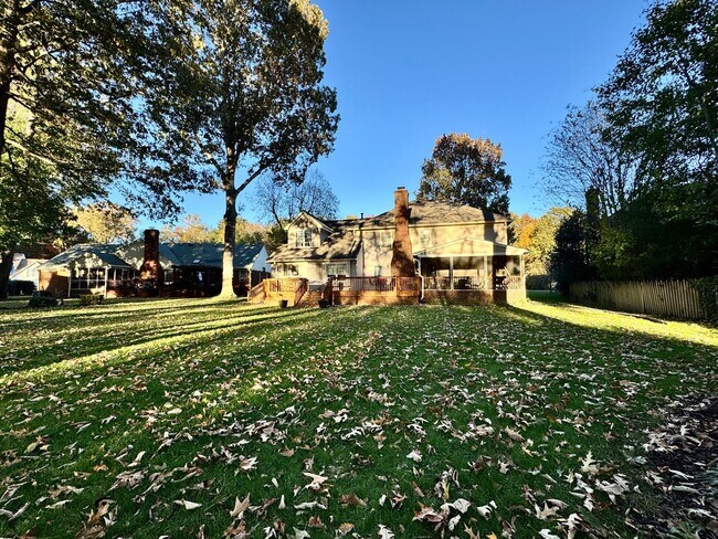 Building Photo - Fabulous 4-Bedroom Home w/2-Car Attached Garage! Dog Friendly - Screened Porch!