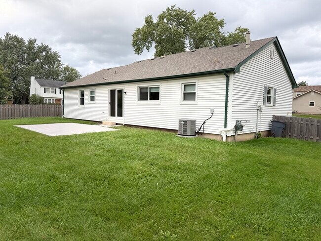 Building Photo - 930 Dorncliff Ln