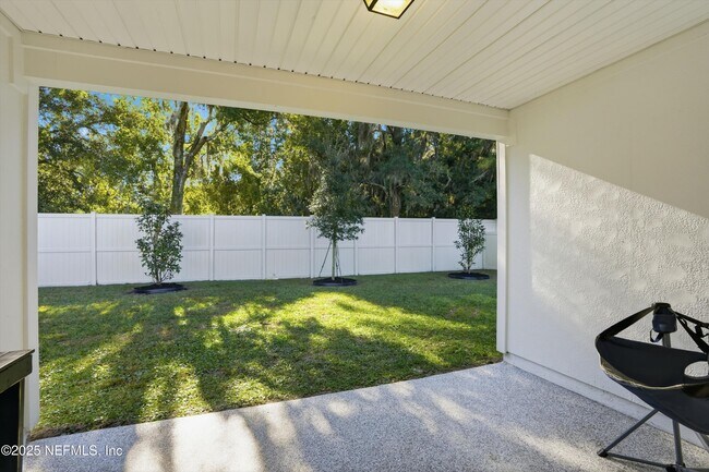 Building Photo - 12581 Creekside Mnr Dr