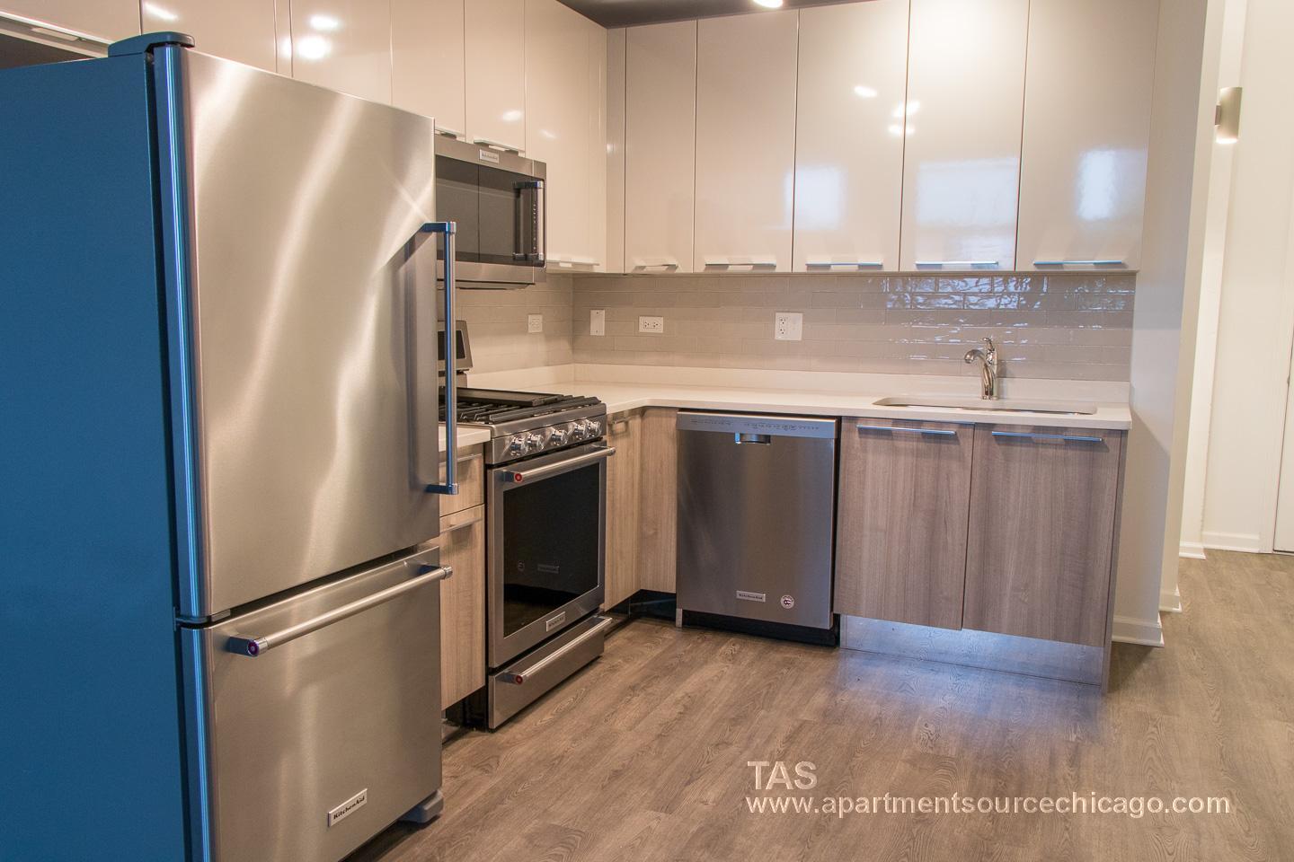 Building Photo - 932 W Dakin St