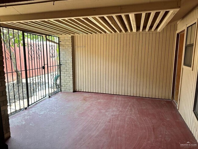 Building Photo - 1105 Cardinal Ave