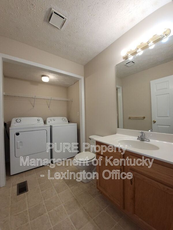 Building Photo - 524 Tomahawk Dr