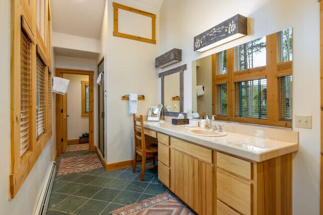 Building Photo - 929 American Way