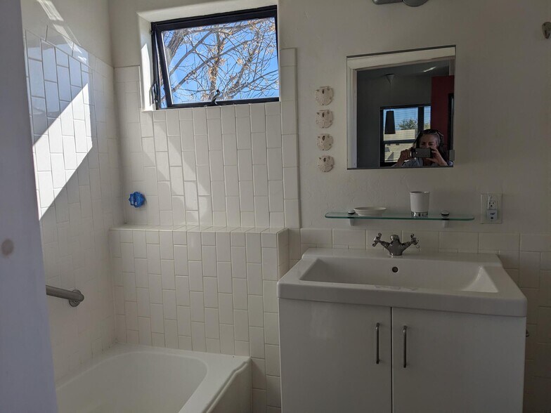 Building Photo - 5321 S Rust Ln