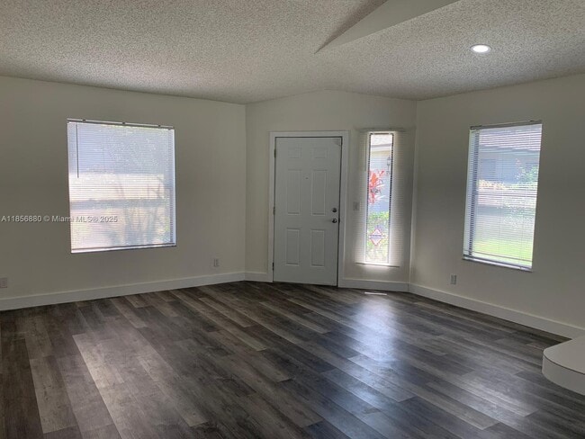 Building Photo - 2816 Stoneway Ln