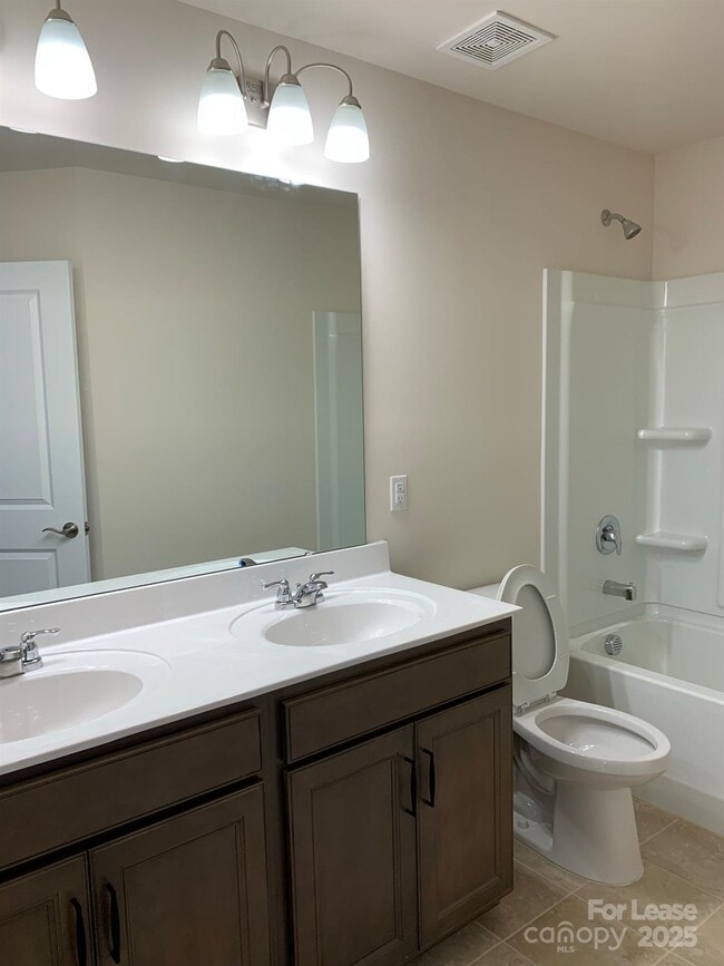 Building Photo - 23042 Clarabelle Dr