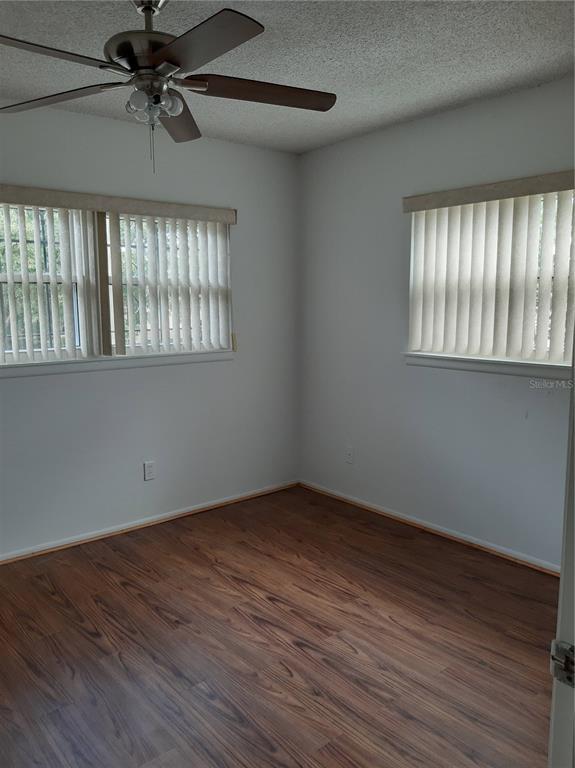 Building Photo - 824 Town Cir