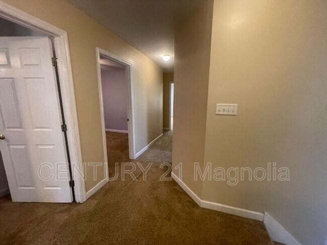 Building Photo - 832 Prairie Ln