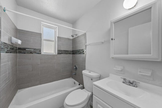 Building Photo - 1531 Louisiana St