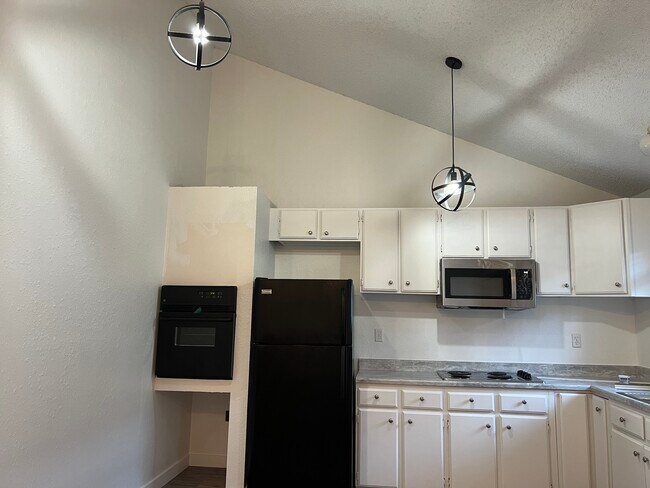 Building Photo - 1147 S Marshall St