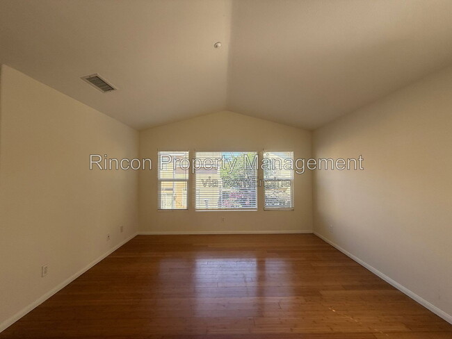 Building Photo - 4763 Templeton St