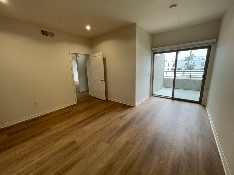 Building Photo - 5842 Harold Way