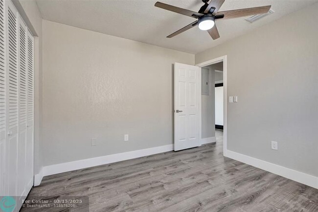 Building Photo - 2614 W 65th St
