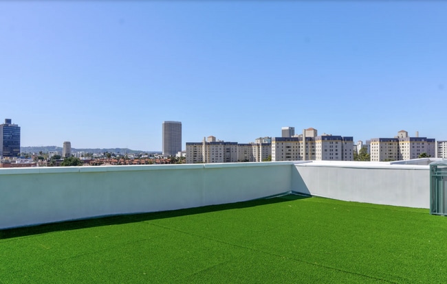 Building Photo - 5768 W 3rd St